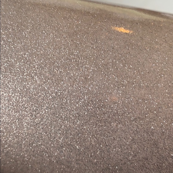 Jummy Choo Gold patent clutch. Barrel shape. - Picture 6 of 8